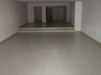 Se alquila local de 108m en Betania